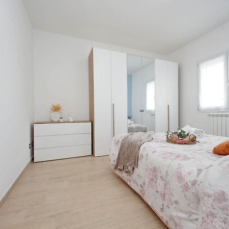 Andrea Home- Collegato A Roma E Aeroporto 피우미치노 외부 사진